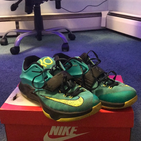 KD 7 “Uprisings” basketball shoes (Size Men’s 8.5) - Picture 1 of 4